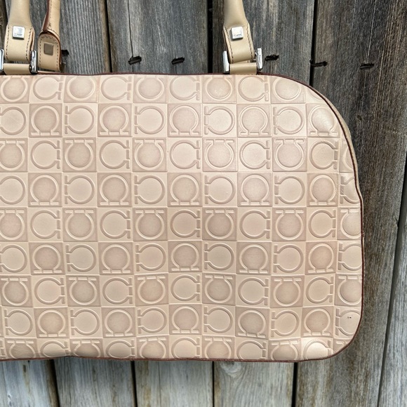 Salvatore Ferragamo Vintage Y2K Gancini Embossed Leather Handbag Beige - Picture 2 of 16